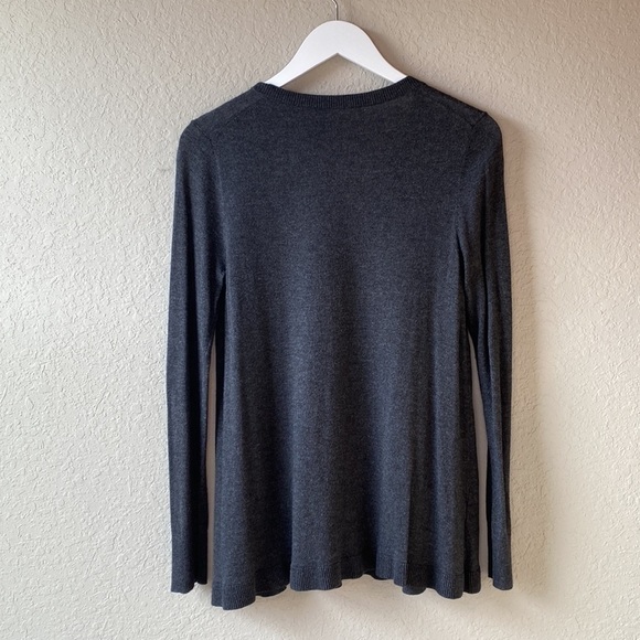 Ann Taylor V Neck Sweater - Picture 4 of 9
